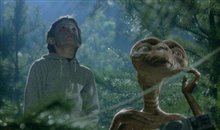 E.T. The Extra-Terrestrial: The 20th Anniversary Photo 16