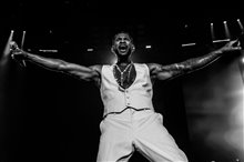 Usher: Rendezvous in Paris Photo 2