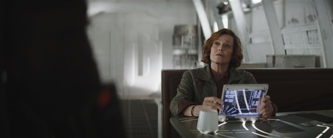 Star Wars: The Mandalorian and Grogu Photo 20 - Large