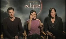 Alex Meraz, Chaske Spencer and Julia Jones (The Twilight Saga: Eclipse) - Interview Video