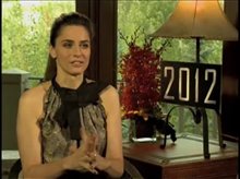 Amanda Peet (2012) - Interview Video