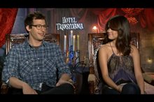 Andy Samberg & Selena Gomez (Hotel Transylvania) - Interview Video