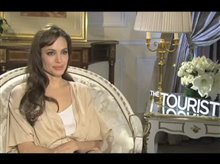 Angelina Jolie (The Tourist) - Interview Video