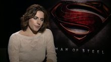 Antje Traue (Man of Steel) - Interview Video