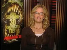 Elisabeth Shue (Piranha 3D) - Interview Video