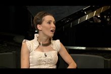 Erica Linz (Cirque du Soleil: Worlds Away) - Interview Video