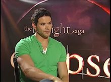 Kellan Lutz (The Twilight Saga: Eclipse) - Interview Video