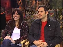Mandy Moore & Zachary Levi (Tangled) - Interview Video