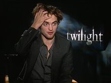 Robert Pattinson (Twilight) - Interview Video