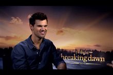 Taylor Lautner (The Twilight Saga: Breaking Dawn - Part 2) - Interview Video
