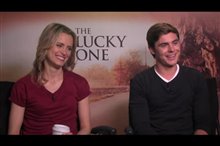 Zac Efron & Taylor Schilling (The Lucky One) - Interview Video
