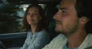 L'avenir Trailer Video Thumbnail