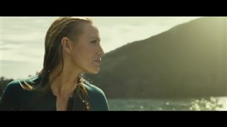 the-shallows-movie-clip---the-attack Video Thumbnail